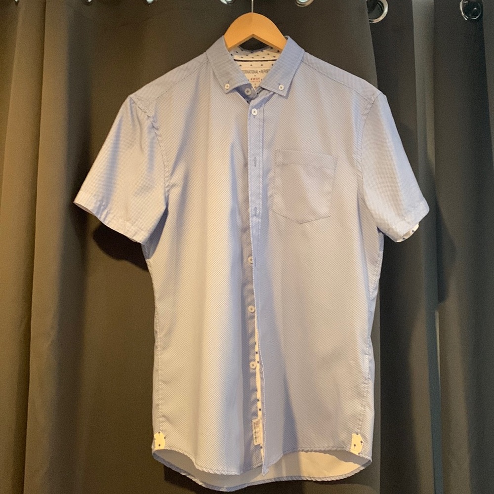 Short sleeve button up